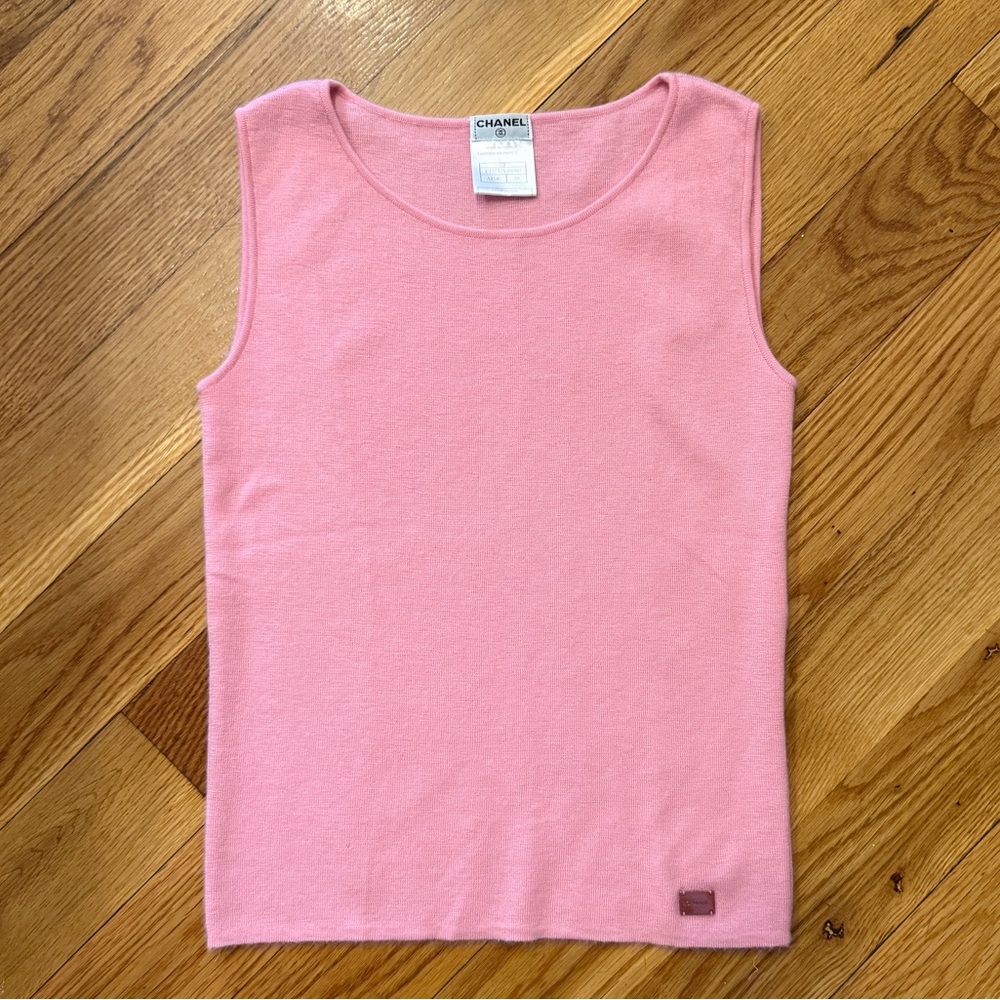Vintage 2002 CHANEL cashmere sleeveless sweater shell size Small / 38FR pink